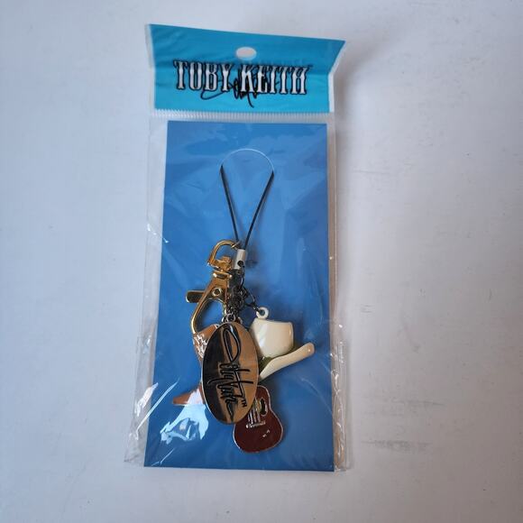 Toby Keith Keychain Cowboy Hat Guitar Boot Autograph Charm New - Picture 2 of 5